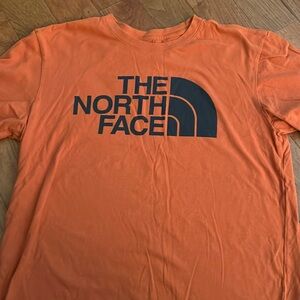 North face Men’s Medium tshirt. Great condition